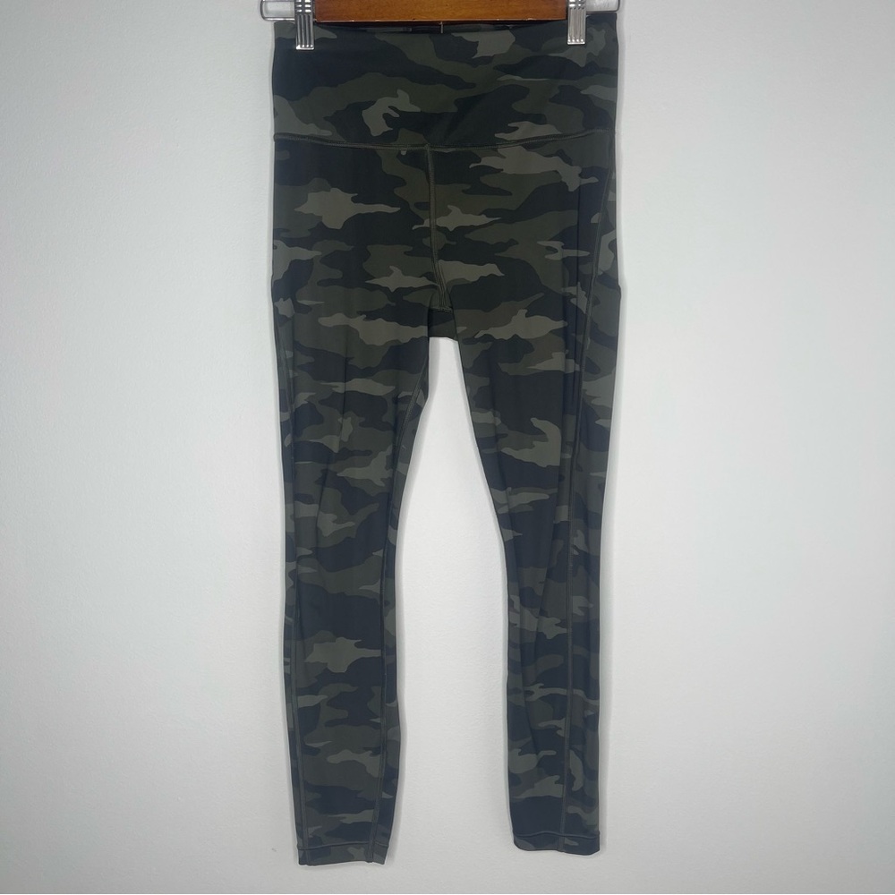 Athleta Camo Ultimate 7/8 tight Leggings Size XS